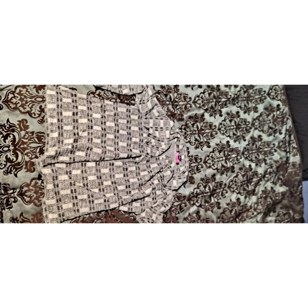 Large Peck & Peck Black And White cardigan With Some silver